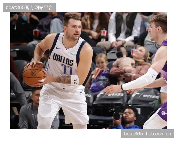 东契奇突破晃动上篮入网，独行侠继续扩大分差
