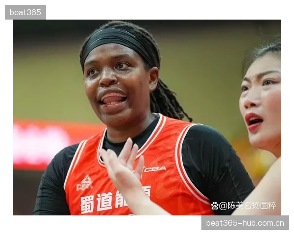 女篮新秀首次首发，惊艳全场，豪取两双引领未来新潮